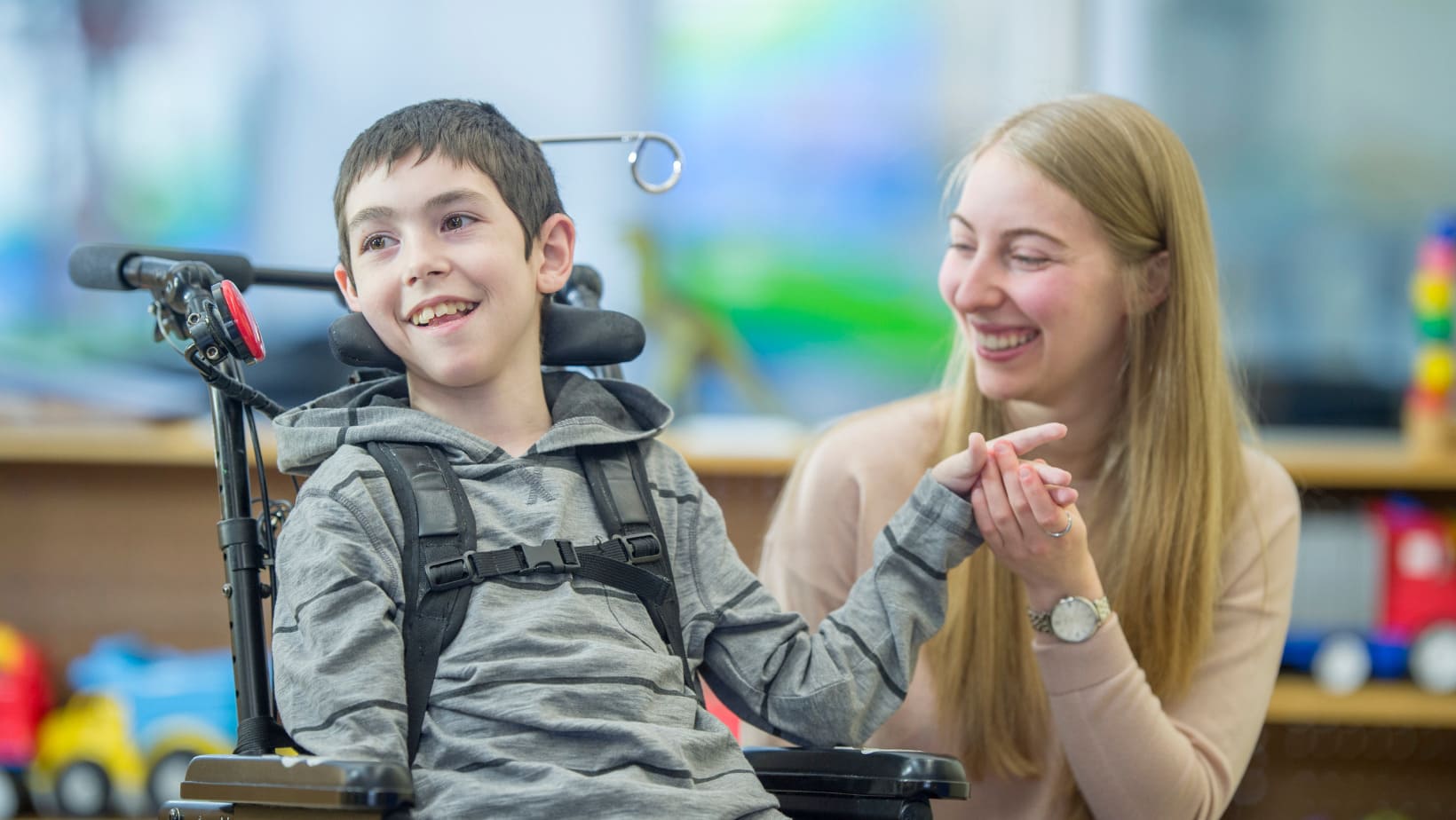 ATENCIÓN AL ALUMNADO CON NECESIDADES EDUCATIVAS ESPECIALES EN CENTROS EDUCATIVOS